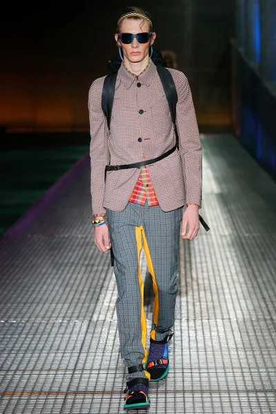 Look 23